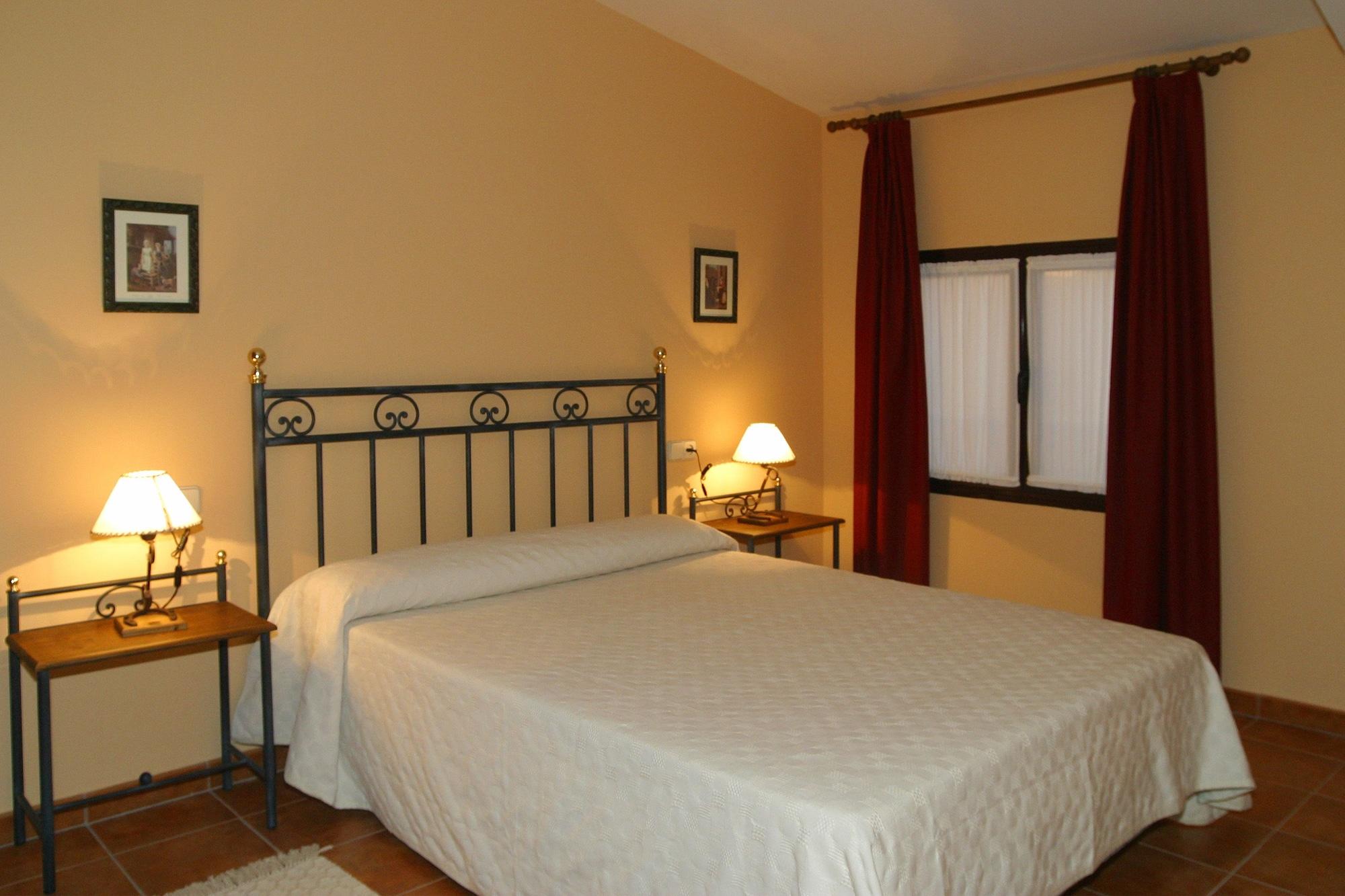 Hotel Y Apartamentos La Casa Rural Чинчон Екстер'єр фото